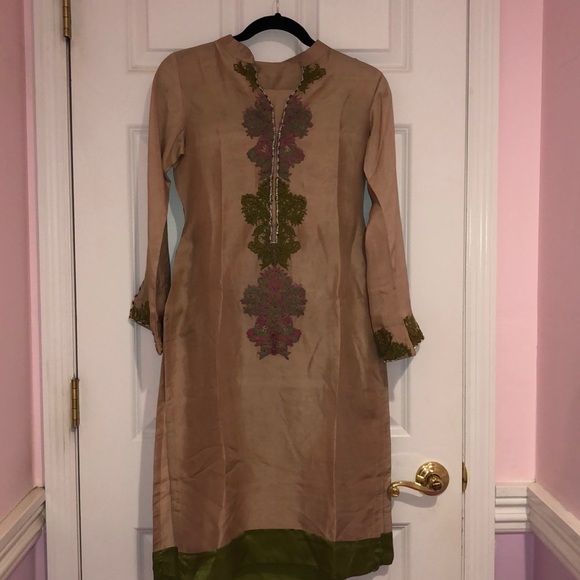 Shalvar/shalwar kameez - Picture 1 of 9
